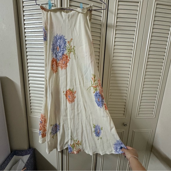 VINTAGE Henri Bendel flowy floral maxi skirt - Picture 3 of 6